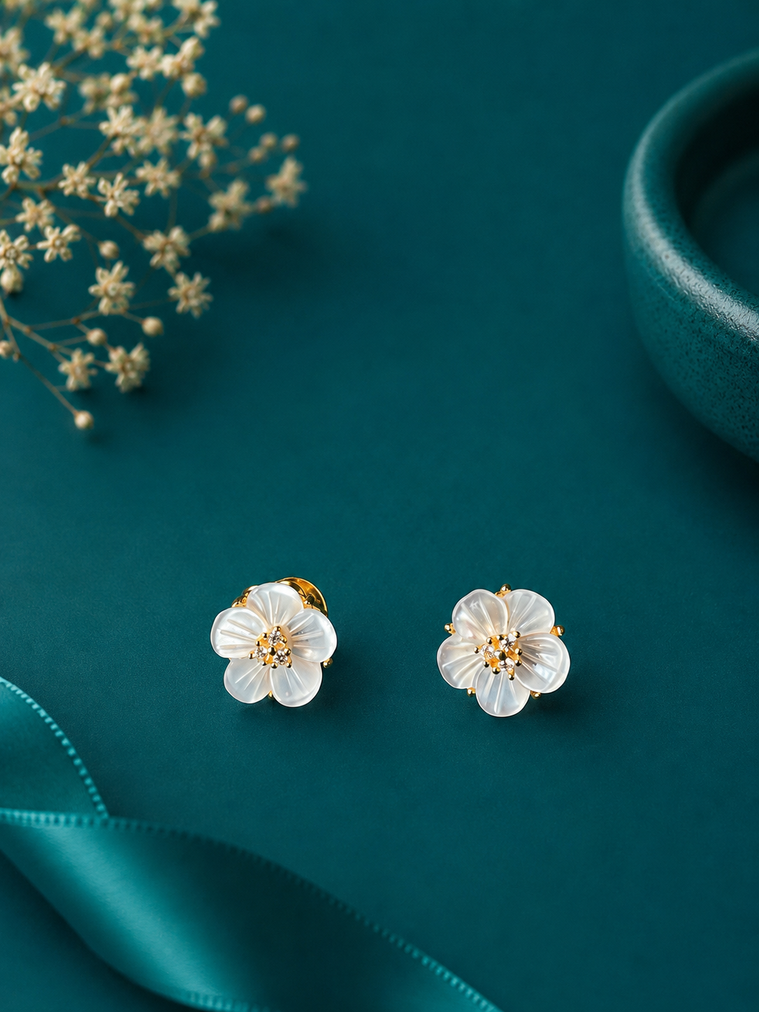White Pearl Flower Stud Earrings